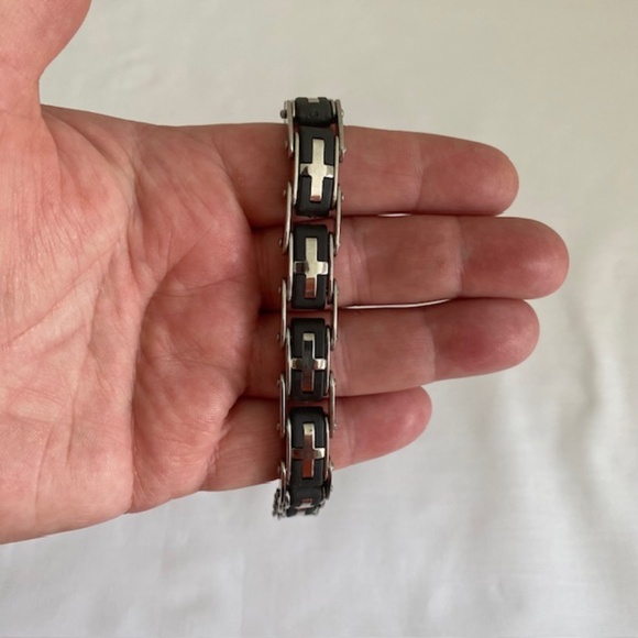 Silver Cross Black Silicone Titanium Metal Bracelet Length 8 1/2" - Picture 6 of 8